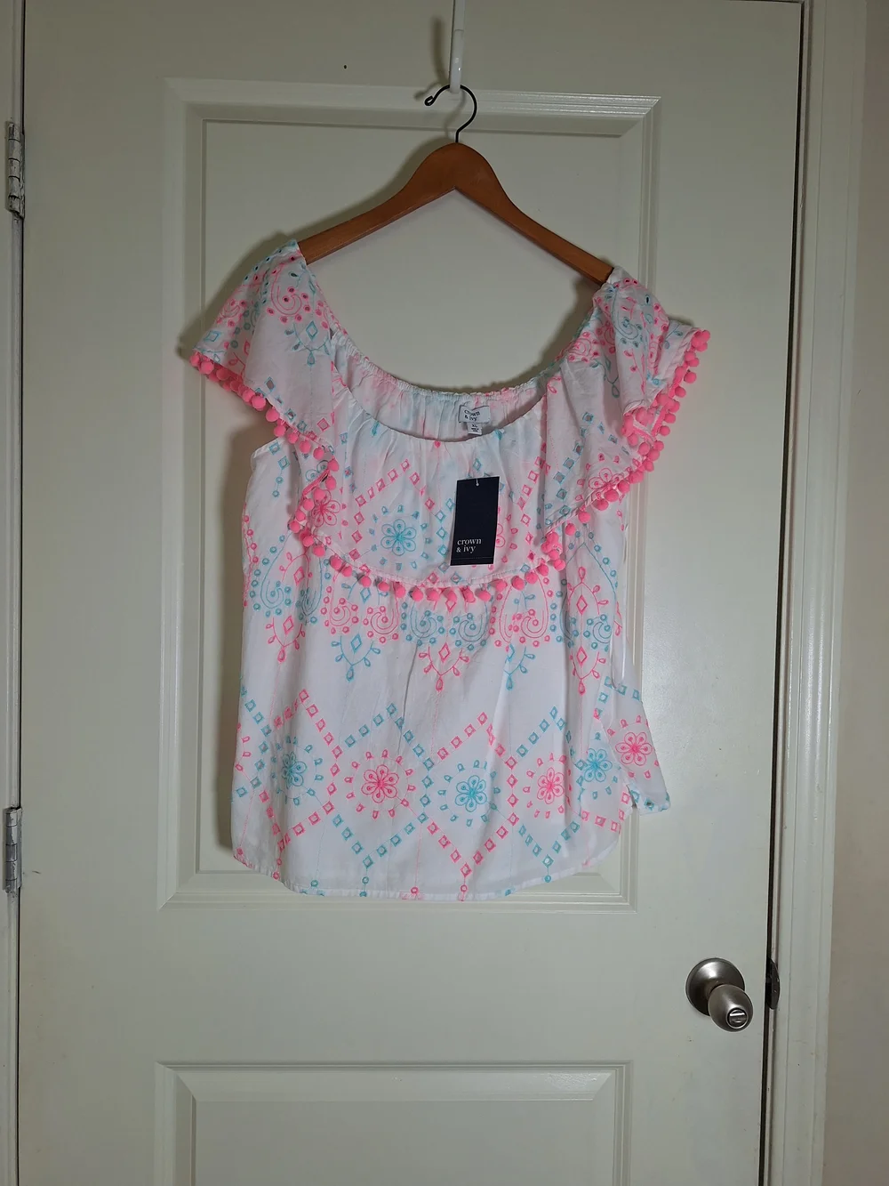 Crown & Ivy Resort Off The Shoulder Top Pom Pom Embroidered Cotton Blouse XL - Picture 2 of 7